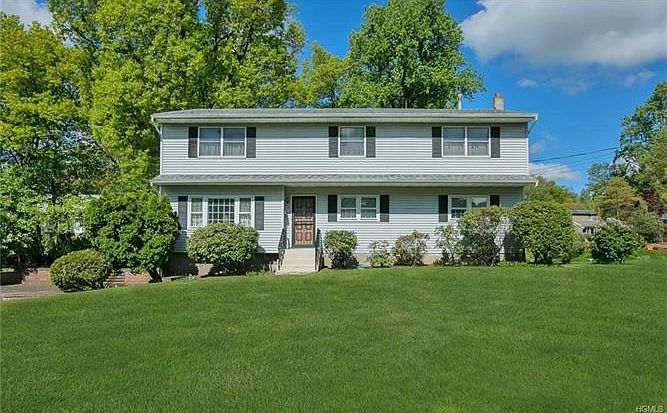 1st image of 17 Radcliff Dr