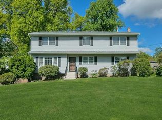17 Radcliff Dr, New City, NY 10956