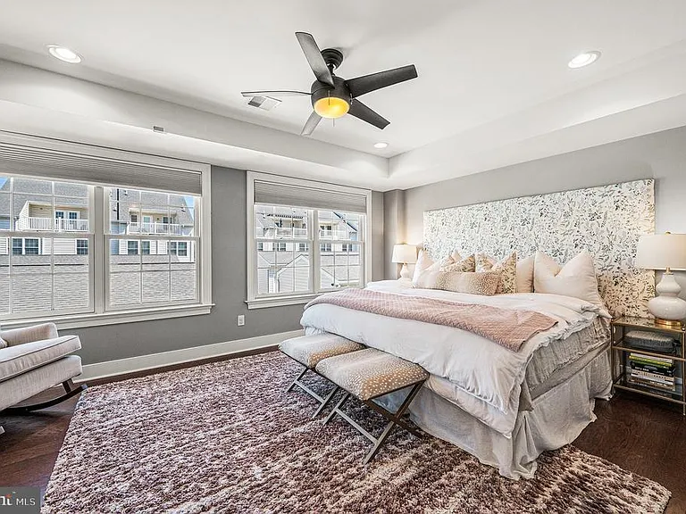 625 W Mulberry St — Photo 18