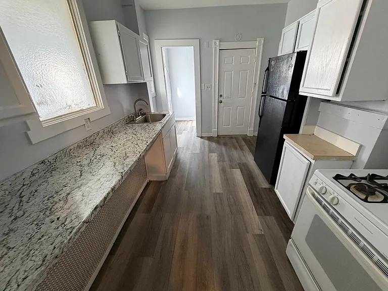 106 Johnson St #1 — Photo 7
