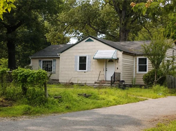 2008 Girard Ave, Chesapeake, VA 23323