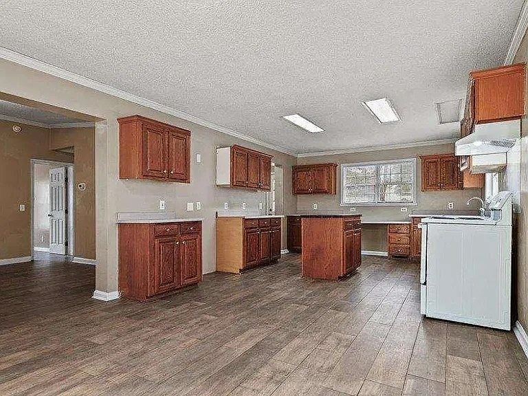 3016 Greystone Cir — Photo 6