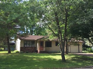 1002 Colonial Dr, Hudson, WI 54016