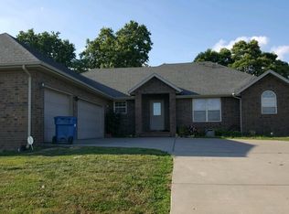111 E Cypress St, Clever, MO 65631