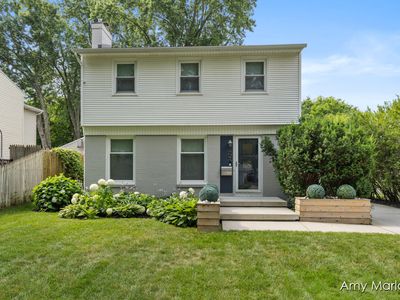 2422 Santa Monica Dr SE, East Grand Rapids, MI, 49506