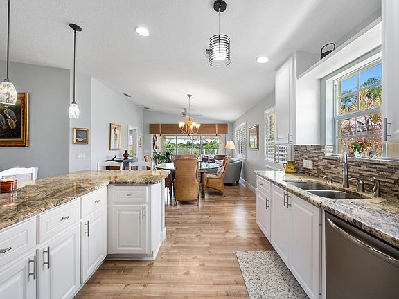 4th image of 10834 SW Elsinore Drive