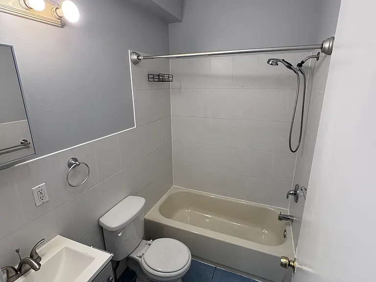 1512 W Westmoreland St #3 — Photo 1