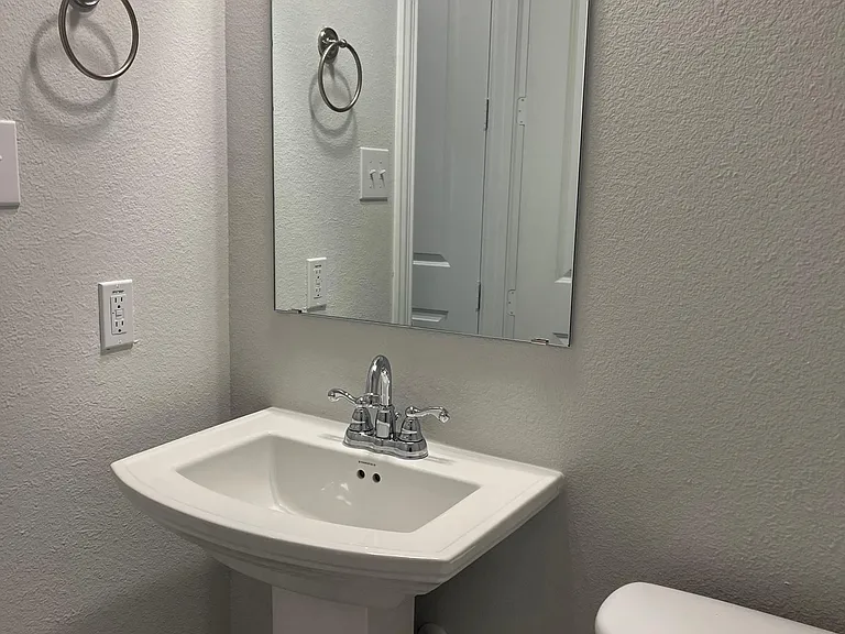 6106 Blythe Dr — Photo 10