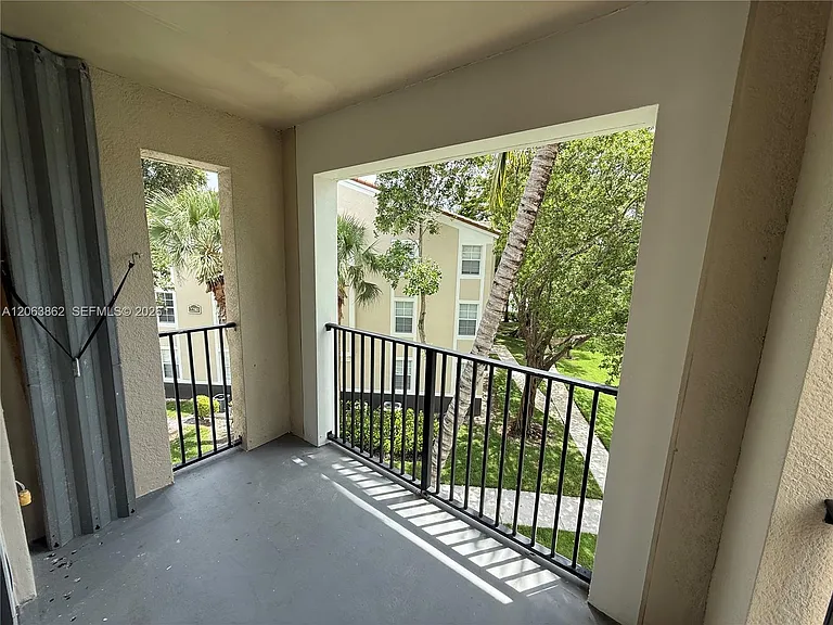 2240 E Preserve Way #302 — Photo 5