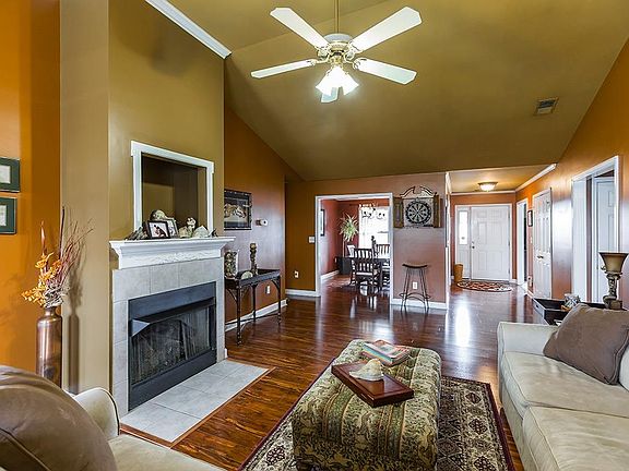 4th image of 317 Mason Springs Dr
