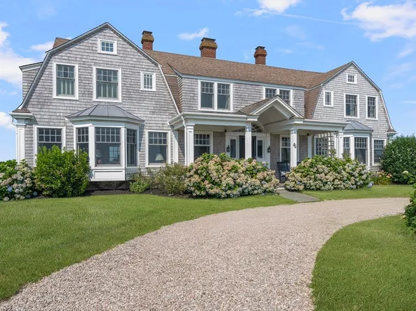 86 Naushon Ave, Dartmouth, MA 02748