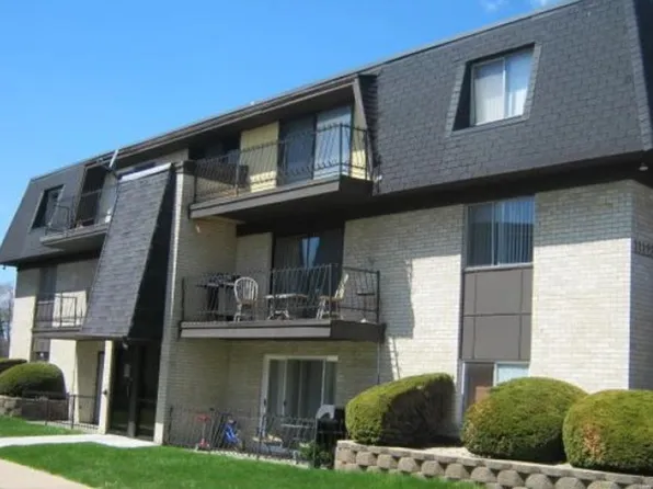 11123 S 84th Ave APT 3, Palos Hills, IL 60465