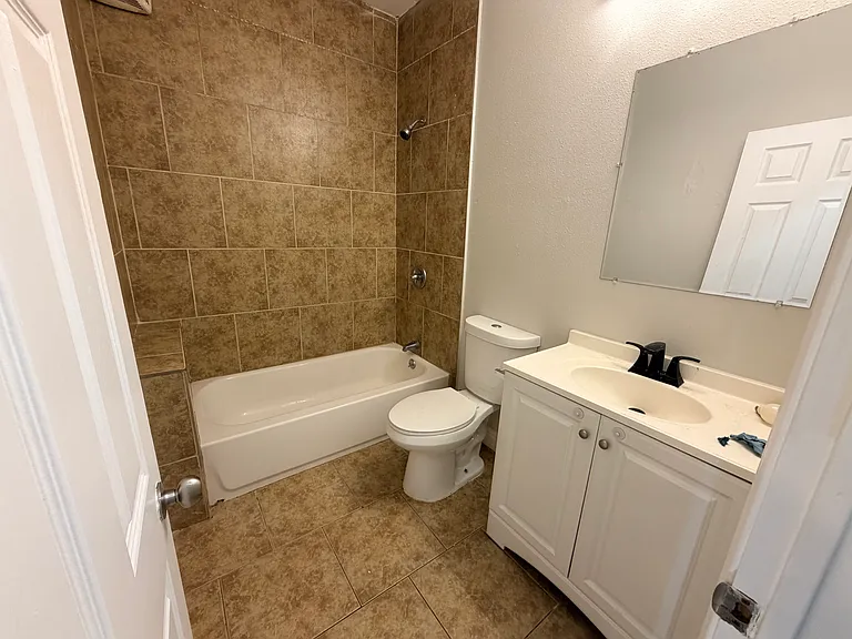 1917 Foothill Blvd #0 — Photo 9