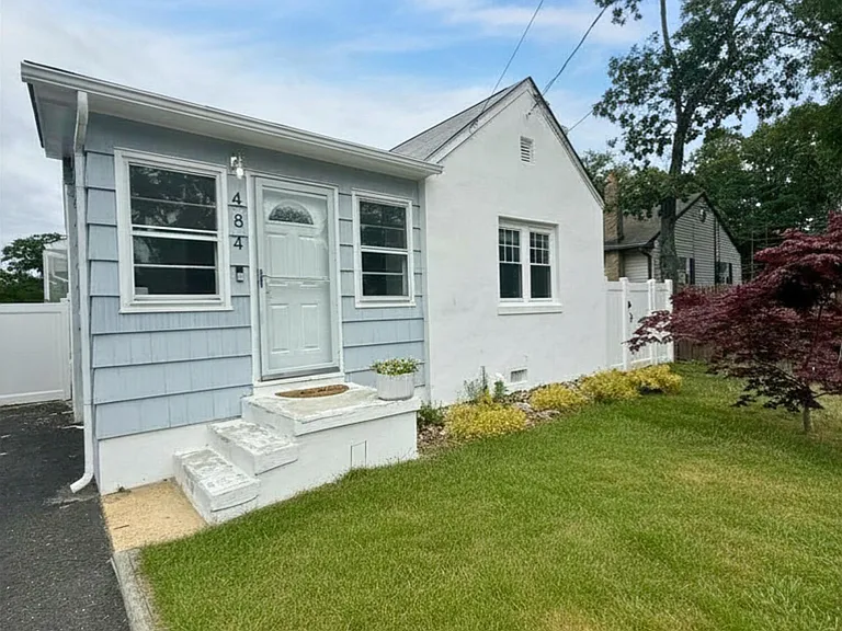 484 Bara St — Photo 2