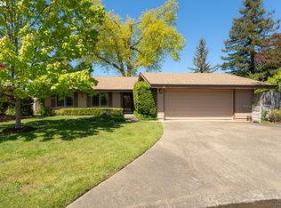 1318 E 2nd Ct, Sutherlin, OR 97479