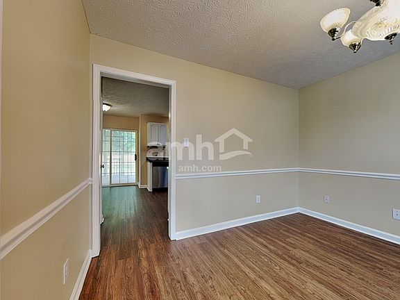 5th image of 4521 Aylesbury Dr