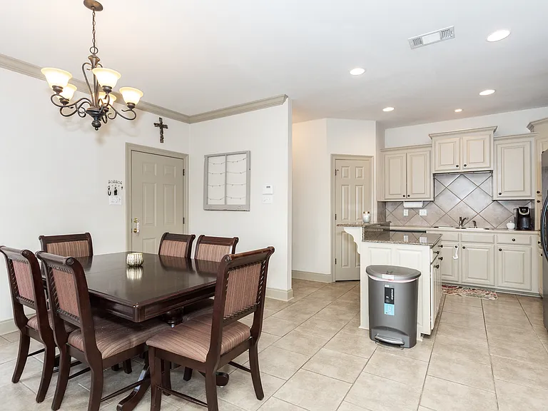 735 Fall Creek Dr — Photo 6