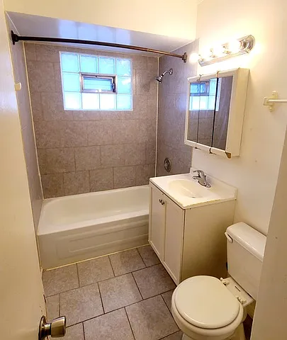 3 bed, 1300 sqft, $2,600 — Photo 3