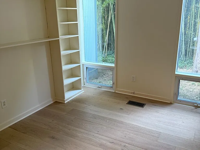 2111 Mason Hill Dr — Photo 25