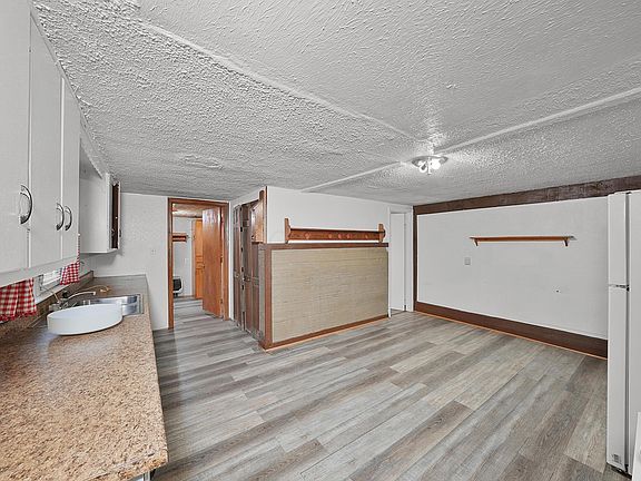 5th image of 21606 Sams Creek Rd