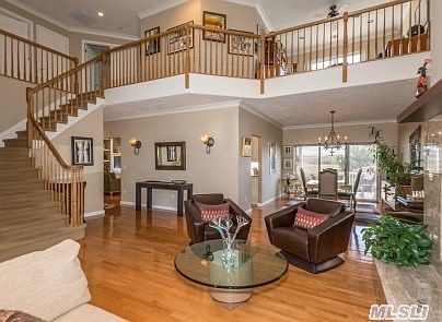 3rd image of 147 Hamlet Dr