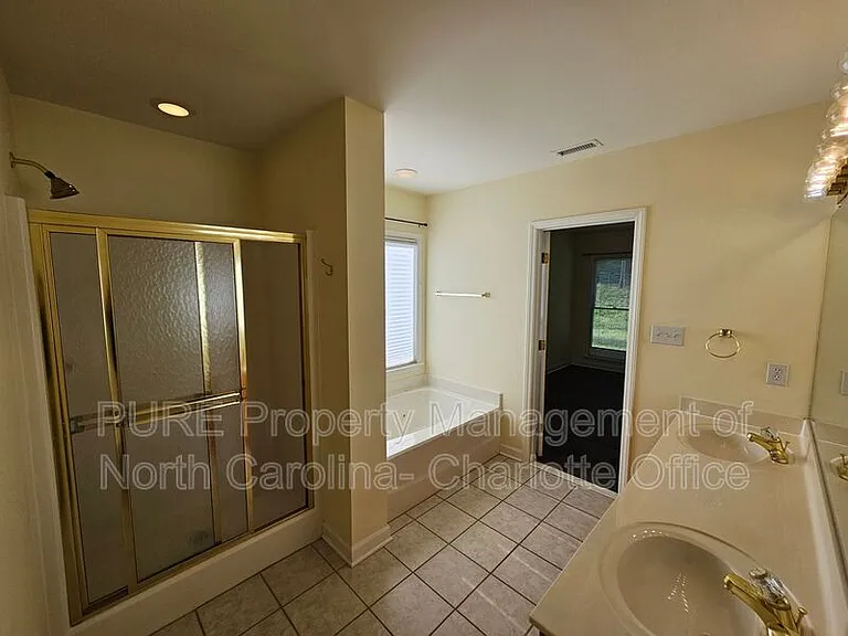 151 Woodfern Pl — Photo 17