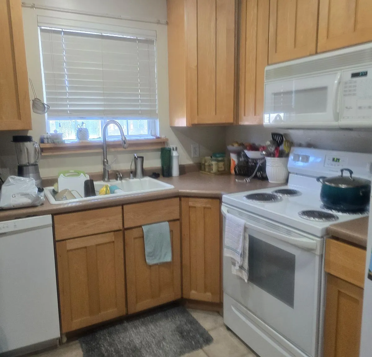 3 bed, 1786 sqft, $1,000 — Photo 4