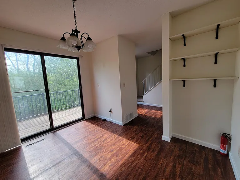 4341 Chatsworth Cir — Photo 7