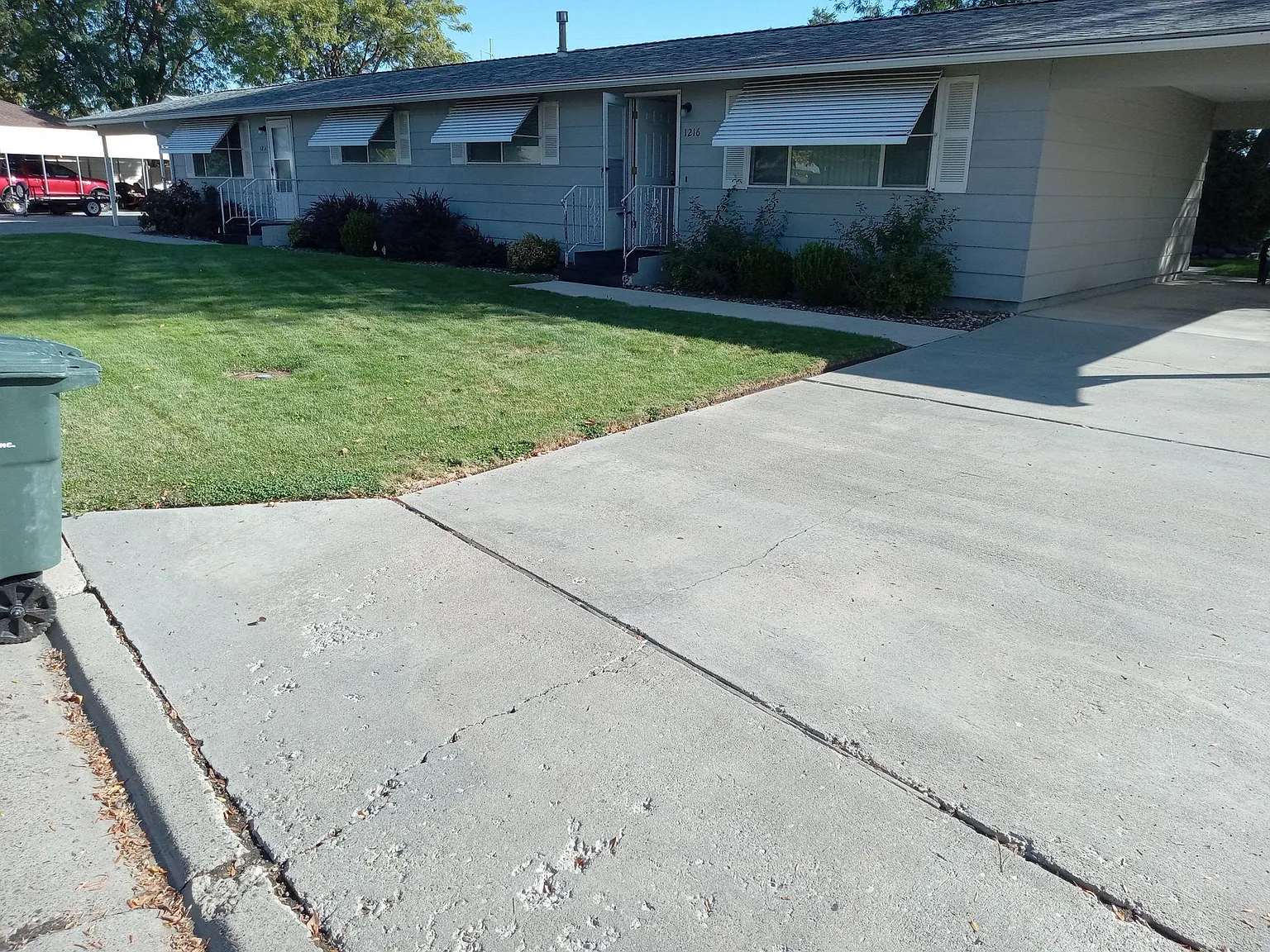 AH-0000 | 1214 & 1216 SW 11th St — Photo 2