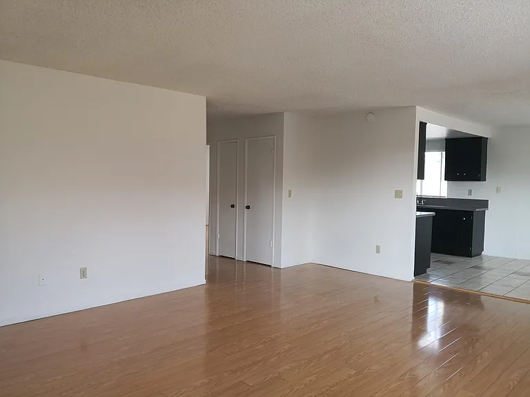 Orange Twin Apartments — Photo 17
