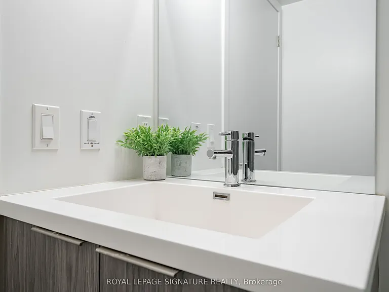 60 Shuter St #203 — Photo 19