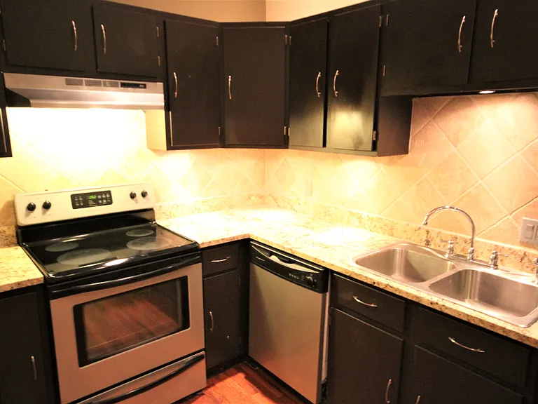 321 S Flores St #104 — Photo 13