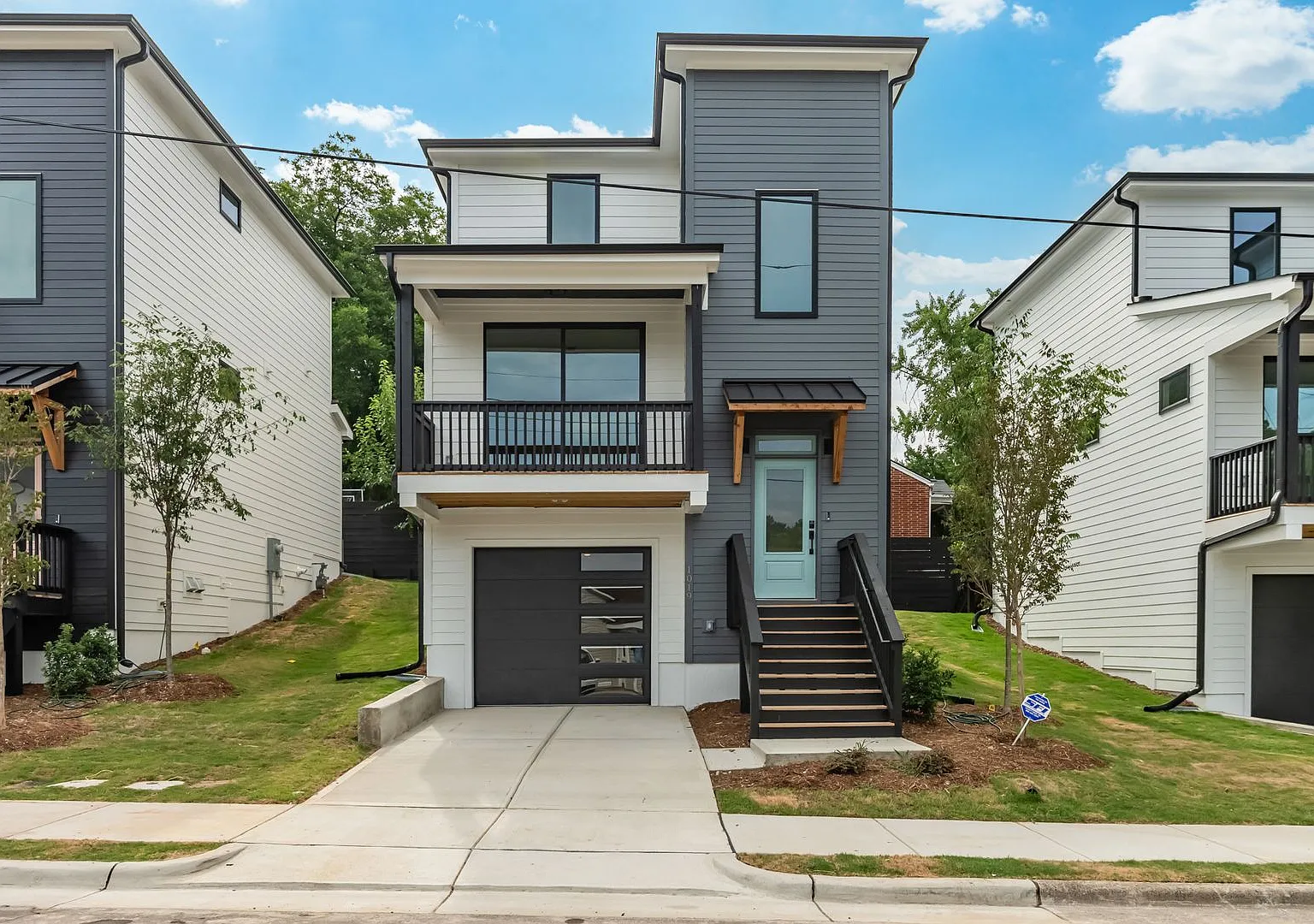 Contemporary 3-bedroom 2-bath in Durham — Photo 1