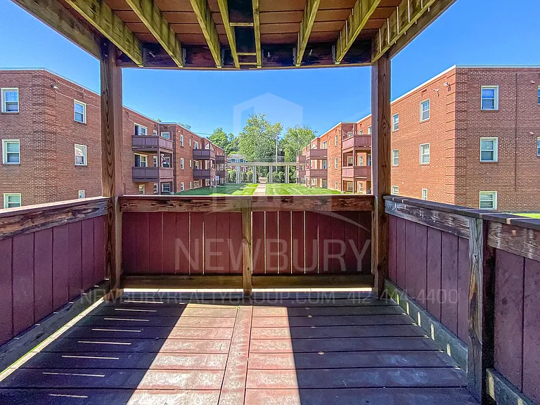 Aspen Court Apartments — Photo 7