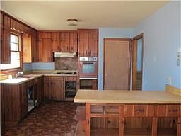 3rd image of 740 Winthorne Dr