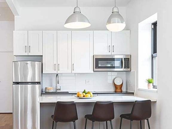 4th image of 168 Suffolk St APT 4B