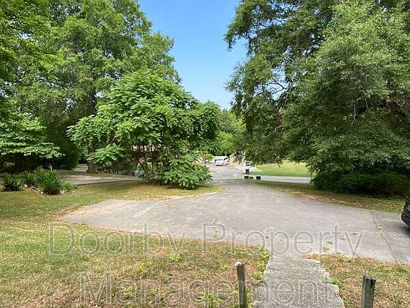 2nd image of 2818 Eblen Dr #B
