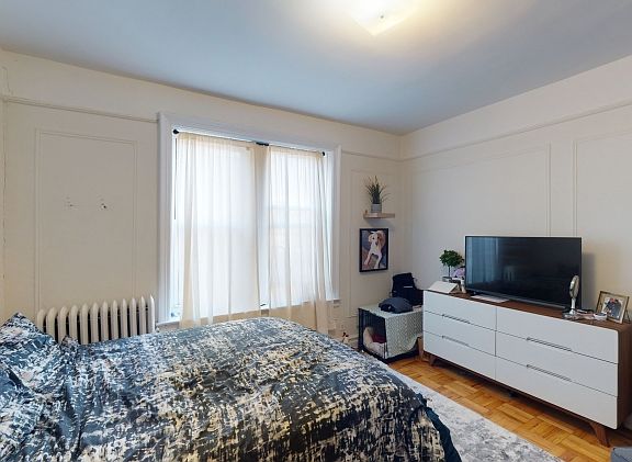 4th image of 44-73 21st St APT D6