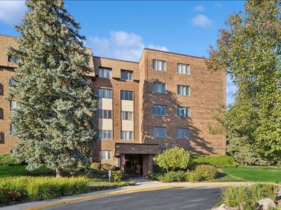 453 Raintree Dr Unit 5C, Glen Ellyn, IL, 60137