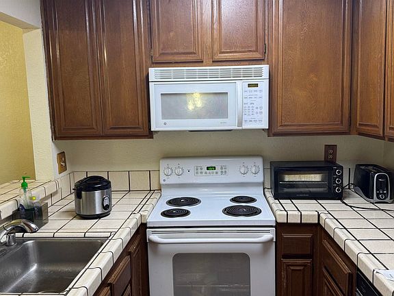 5th image of 6043 Joaquin Murieta Ave APT D