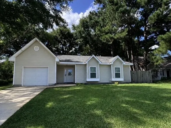 101 Cottonwood Ct, Jacksonville, NC 28546