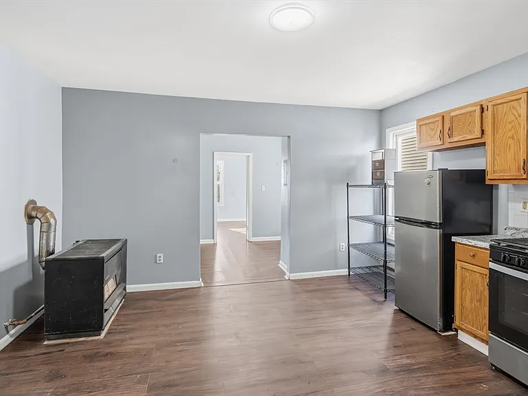 391 Rivet St #2 — Photo 3