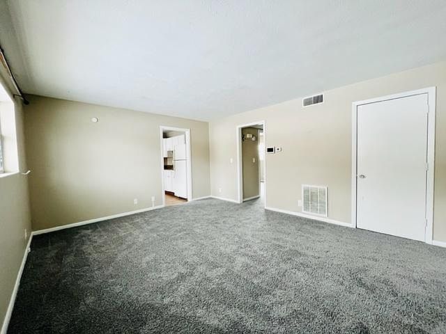2nd image of 205 Fairlane Dr #20