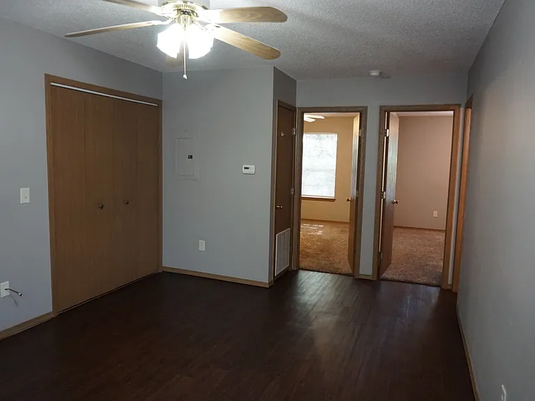 823 N Storer Ave — Photo 2