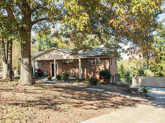 2nd image of 723 Greenwood Dr