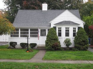 37 Dana St, Springfield, MA 01104