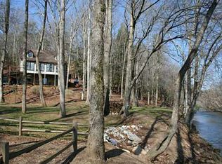 485 Stonehedge Dr, Cleveland, GA 30528