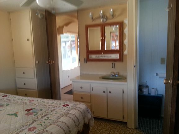 2nd image of 725 Wyona St #T