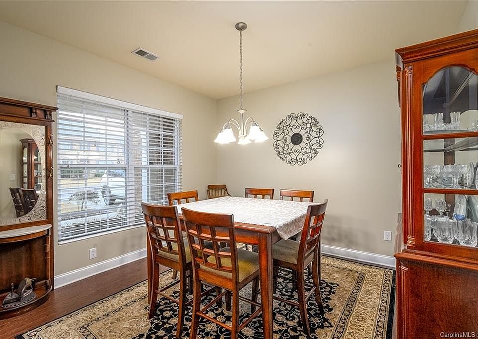 1st image of 285 Oakbourne Ln #42