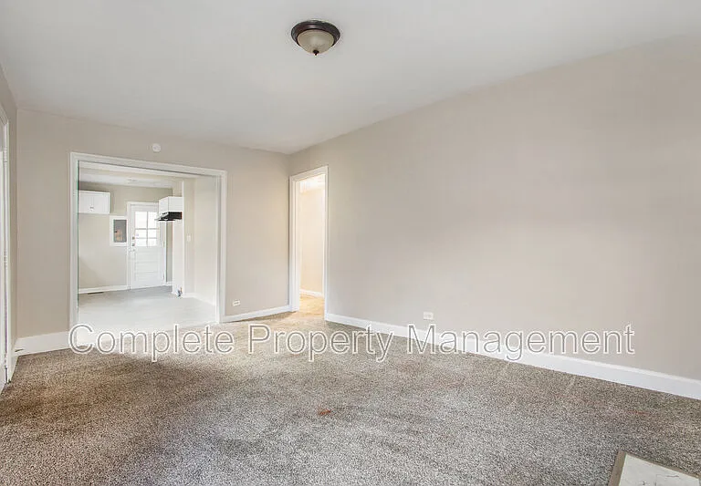 3004 15th St W — Photo 3